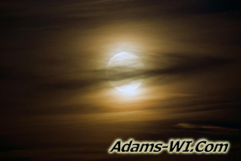 D 800X533 Large Wisconsin October Moon MD3Z6879 D 800X533 Large Wisconsin October Moon MD3Z6879